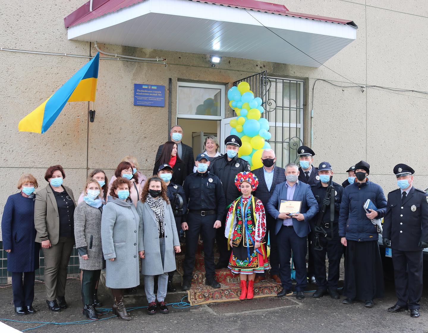 Перші офіцери громади запрацювали в Червоноградському районі