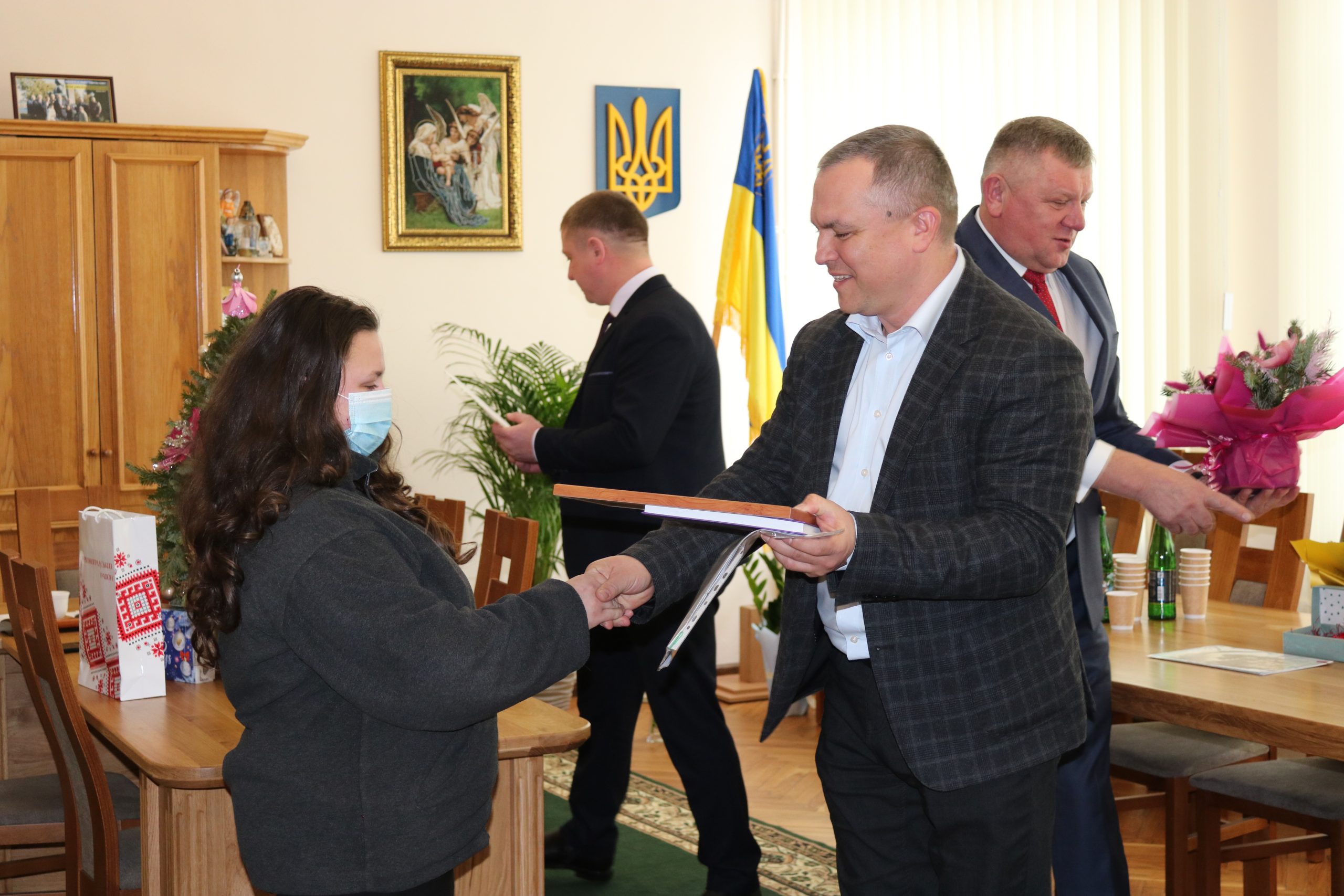 В Червоноградському районі дітям – сиротам вручили ключи від власних осель